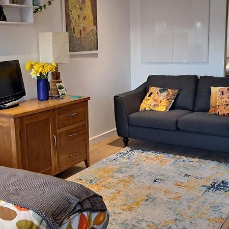 Modern Studio Apartment With Outstanding Views, Sleeps 2 Newlyn Exterior photo
